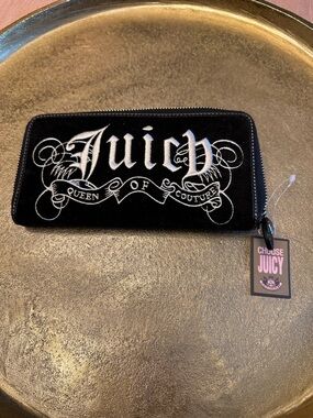 Juicy Couture Vintage Y2K logo black velvet  Zip-Around Wallet NWT